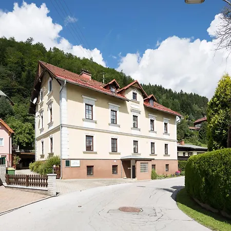 Ganzstein Apartman Mürzzuschlag